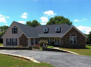 116 Fairway Dr, Pickens, SC 29671