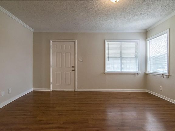 4th image of 633 Joyce Dr