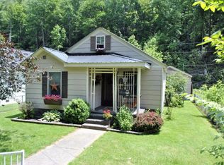 59 Appalachian Hwy, Pineville, WV 24874