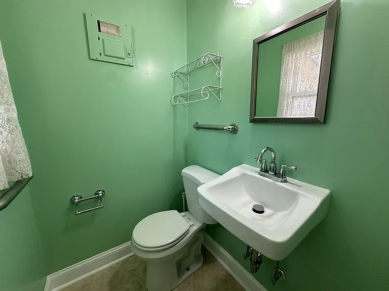 1618 Lexington Dr — Photo 12
