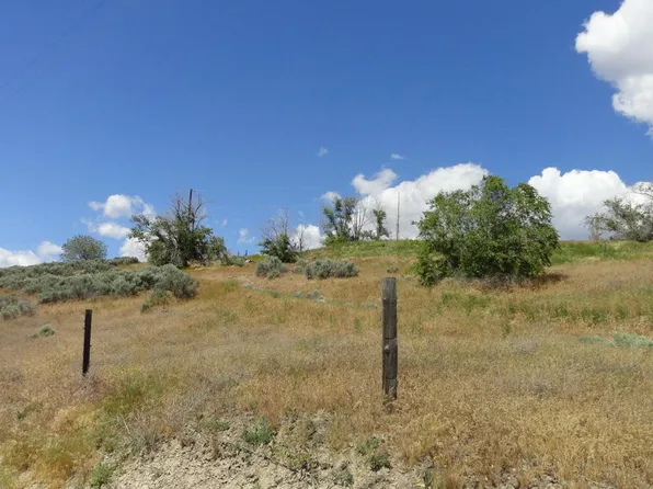 6841 N Wenas Rd, Selah, WA 98942