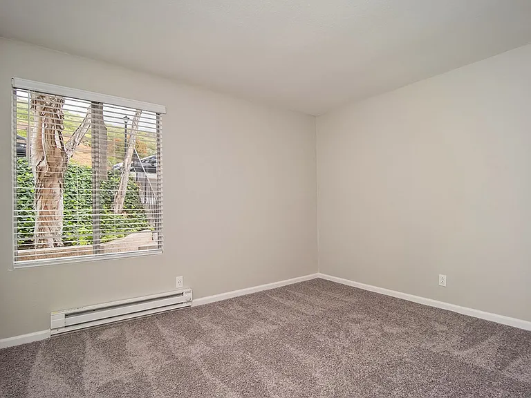 St. Charles Oaks Apartments — Photo 16