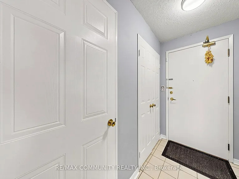 400 McLevin Ave #1410 — Photo 32
