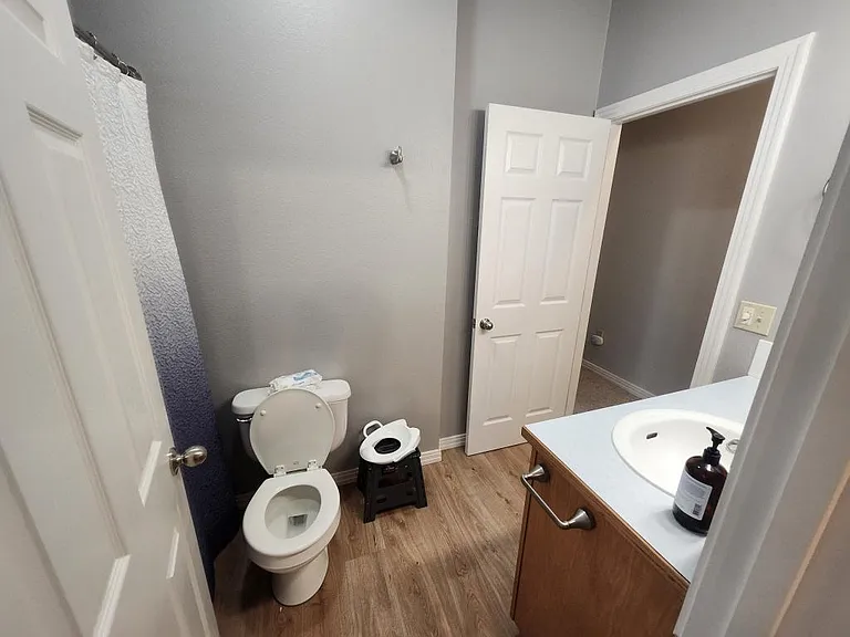 1619 W 13th Ave — Photo 25