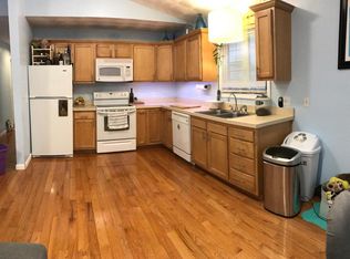 14 Case Ln, Providence, RI 02909