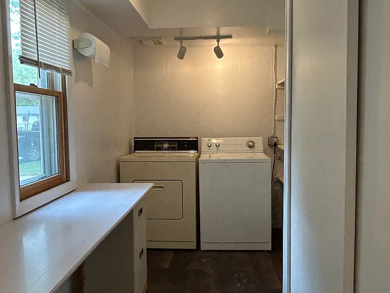 637 W Main St — Photo 10