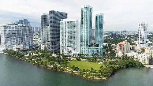 1900 N Bayshore Dr Photo 1