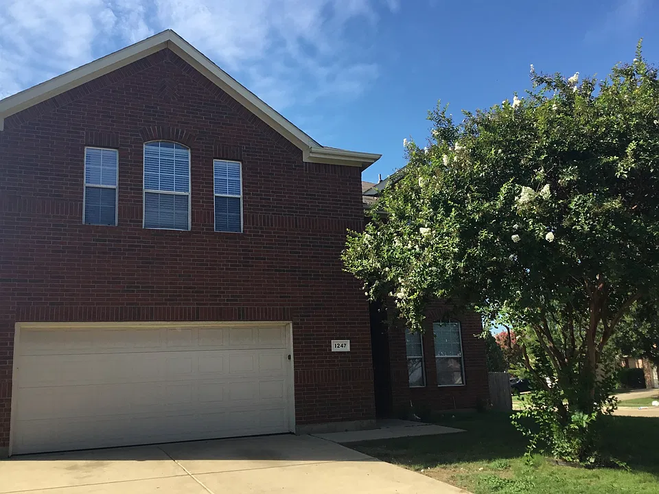 1247 Sweetwater Dr