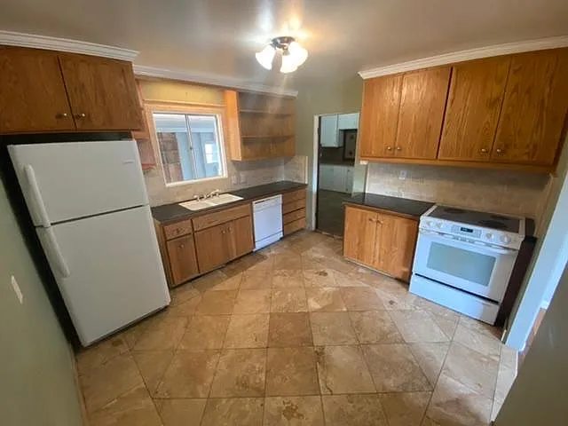 2307 Orchard Ave — Photo 10