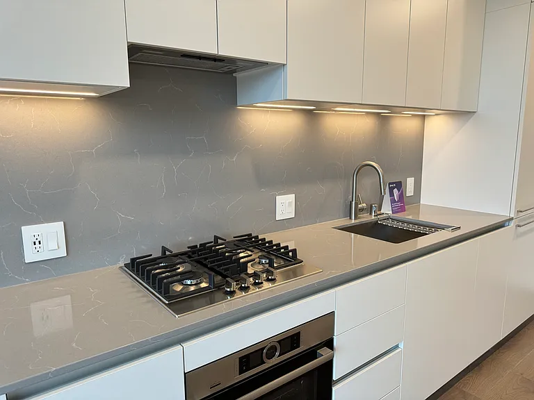 10232 NE 10th St #1205 — Photo 3