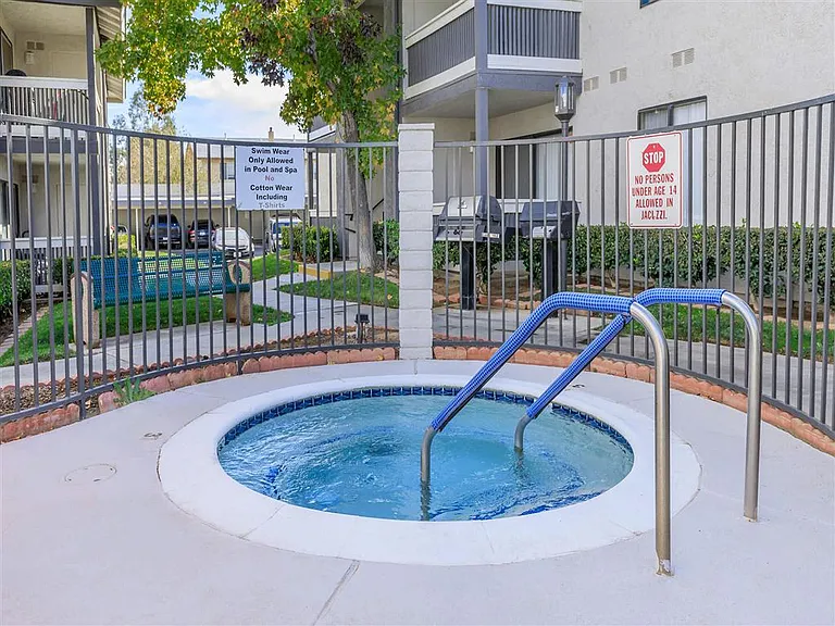 Carmel Apartments — Photo 9