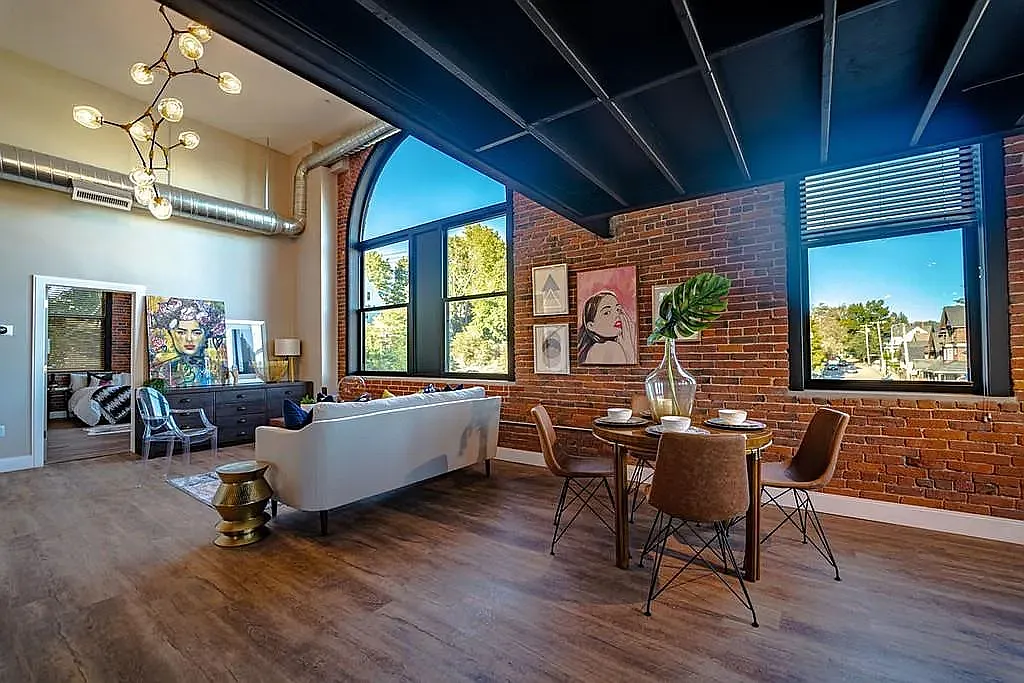 Marbella Lofts — Photo 2