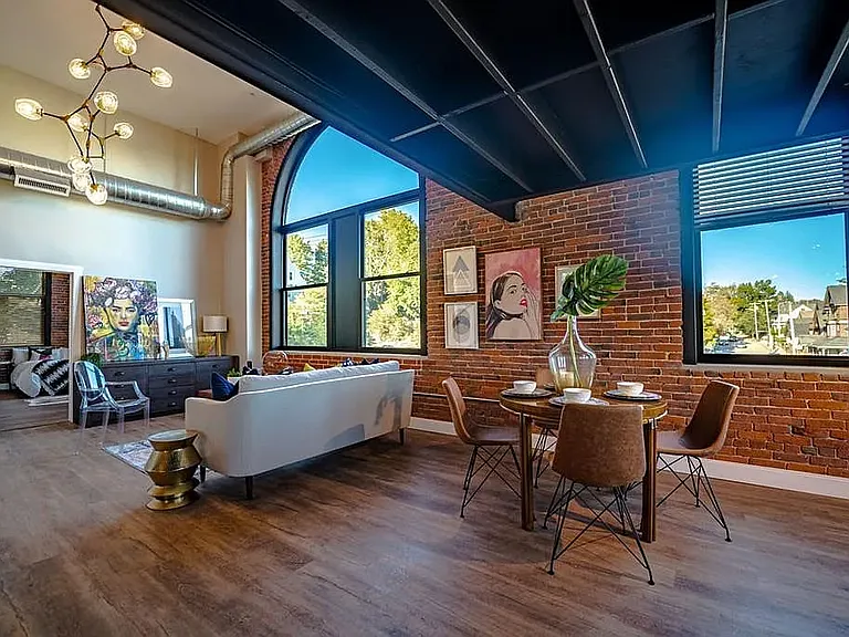 Marbella Lofts — Photo 2