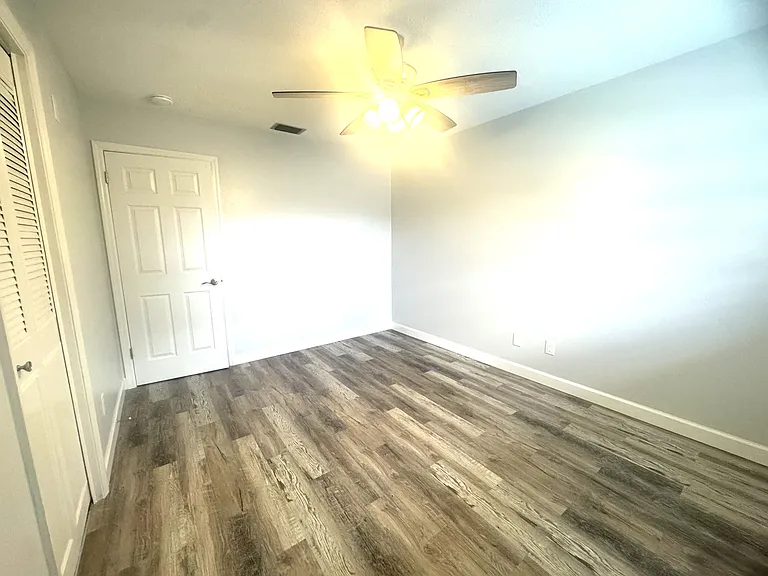 2924 Raeford Rd — Photo 15