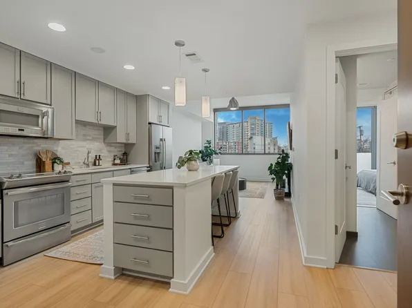 1212 Laurel St APT 206, Nashville, TN 37203