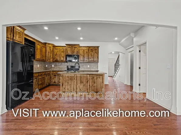 34076 W 90th Cir, De Soto, KS 66018