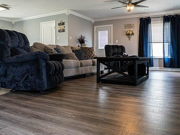 3rd image of 221 Bayou Vista Dr