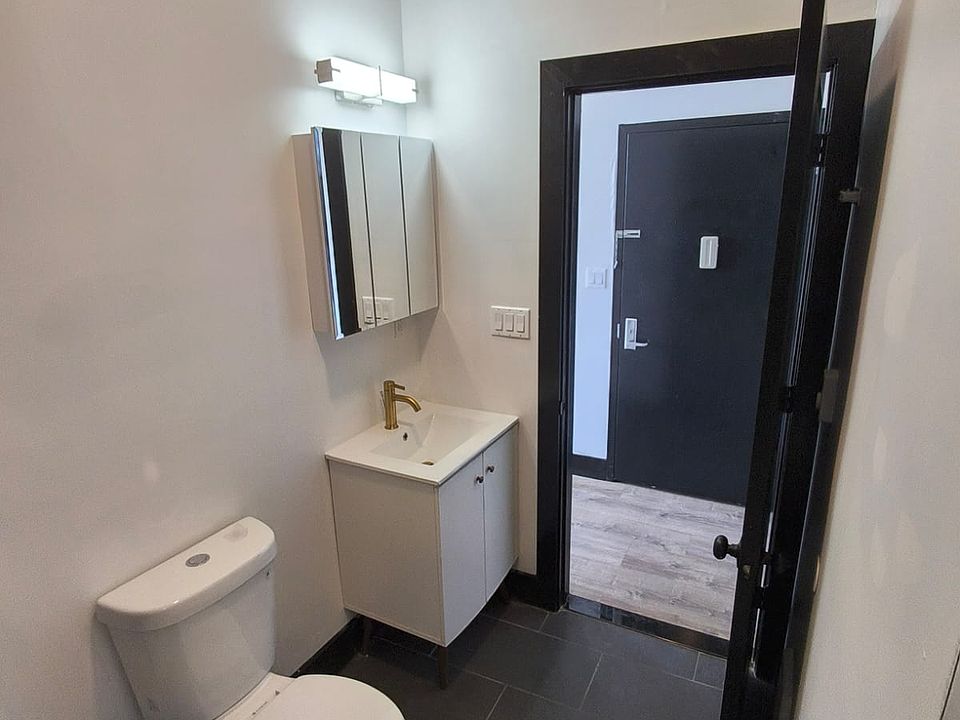 2nd image of 11 Thomas St