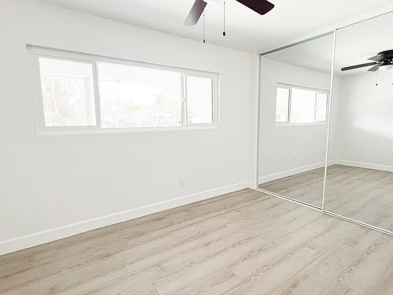 5759 Grand Ave — Photo 20