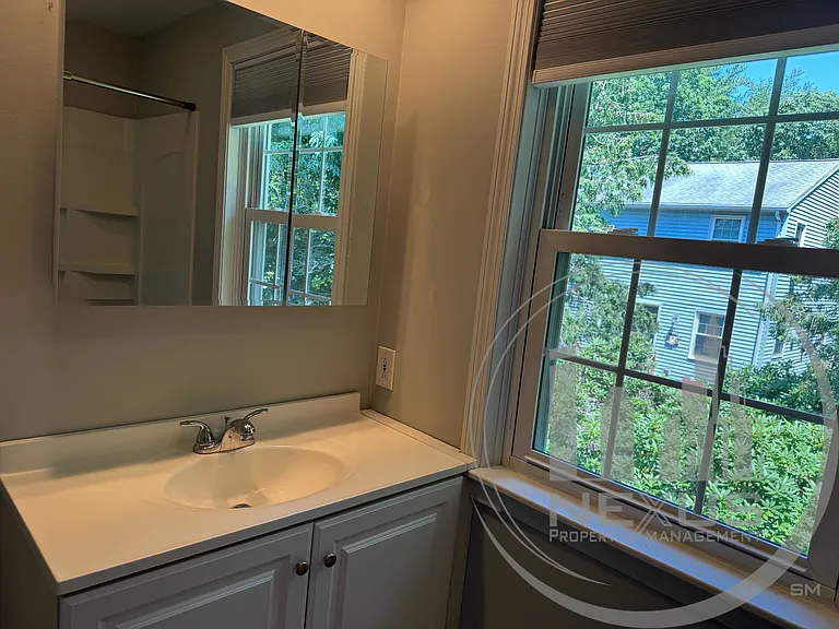 10 Nichols St #4 — Photo 30