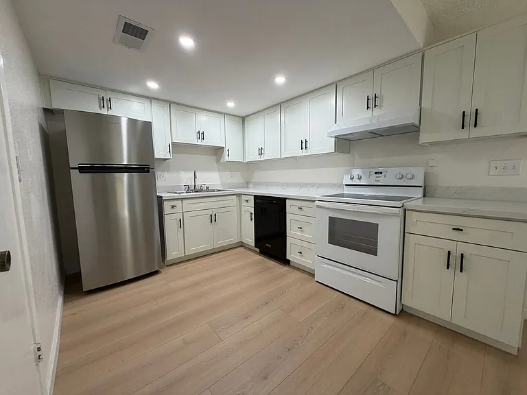 5061 Shell St — Photo 45