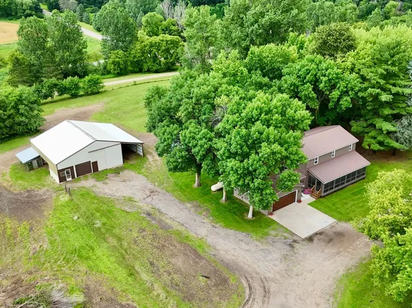 40515 442nd St, Sauk Centre, MN 56378