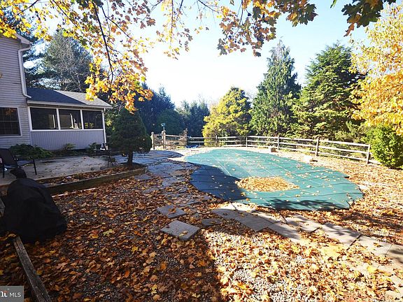 5th image of 1008 Wheatland Dr