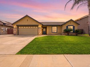 1059 W Ambassador Dr, Hanford, CA 93230