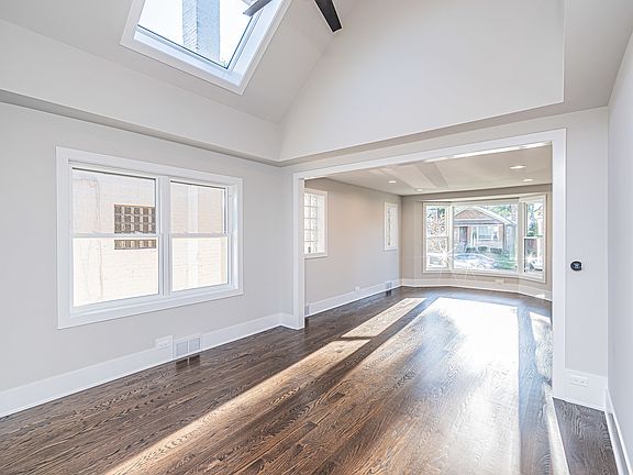 4th image of 5109 N Oak Park Ave