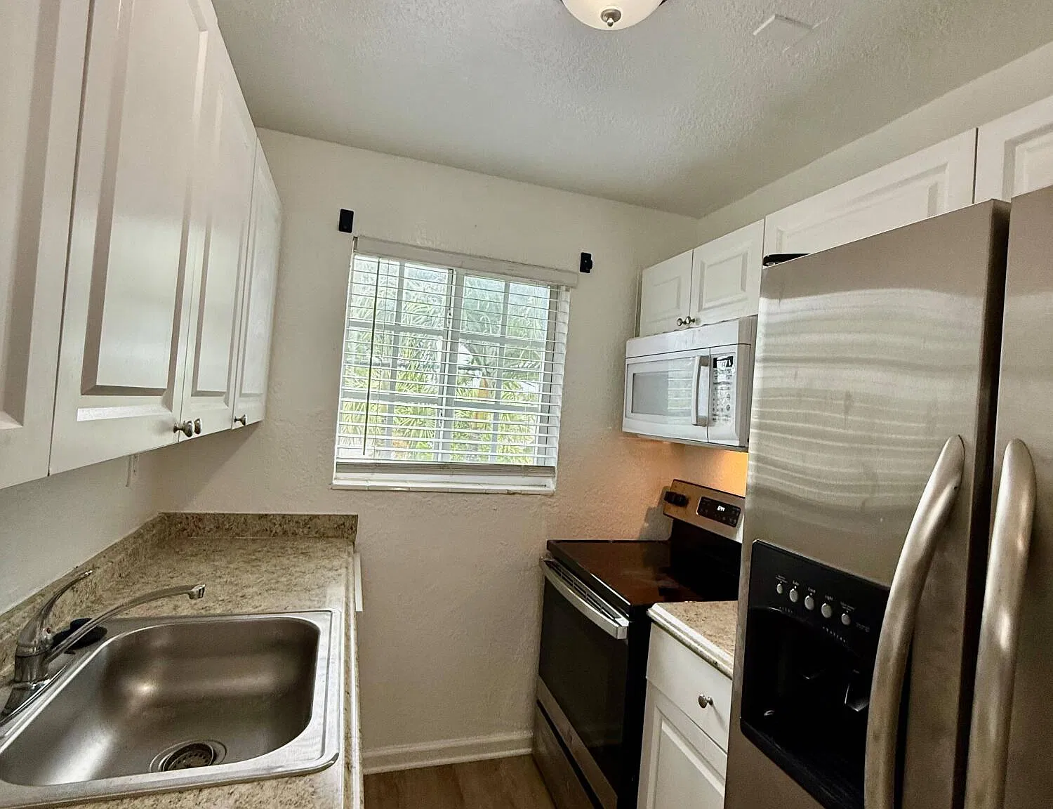 1 bed, 1.0 bath, 900 sqft, $1,650 — Photo 2