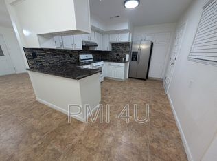309 Vincent Ct NW, Albuquerque, NM 87105