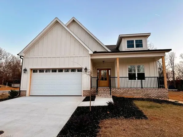 5914 Crossview Dr, Kernersville, NC 27284