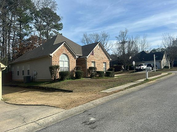 3rd image of 160 Saint Charles Dr