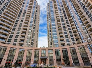 15 Northtown Way #929, Toronto, ON M2N 7A2