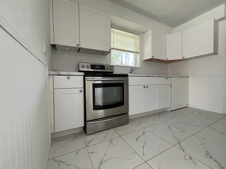 Crescent Lake Dr — Photo 17