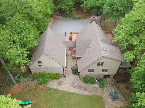 3rd image of 109 Equestrian Ct