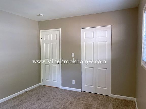 4th image of 3707 N Brentwood Ave