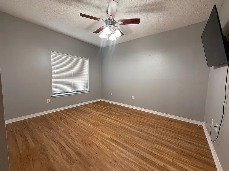 5131 Butter Creek Ln — Photo 6