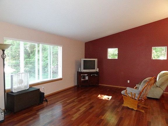 5th image of 2632 Westwind Dr NW