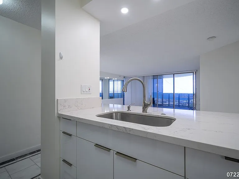 415 South St #1402 — Photo 17