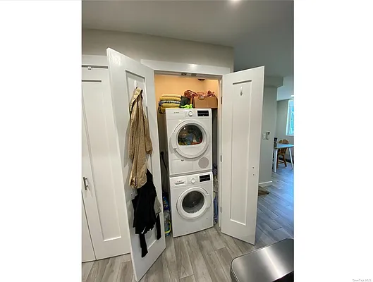 Rented by Compass | media 85