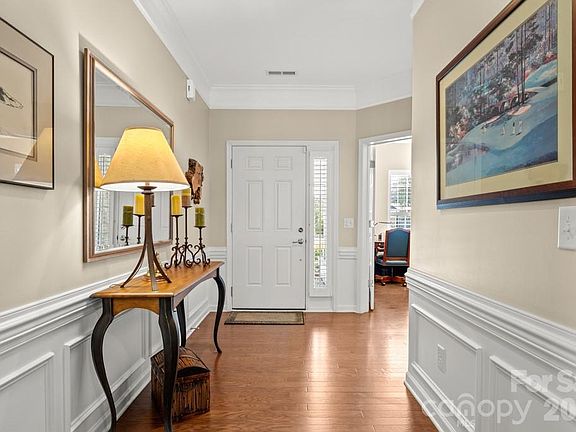 2nd image of 3083 Ambleside Dr