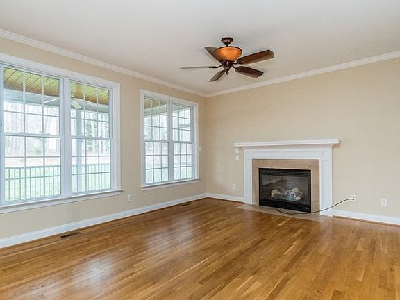 004_ Family Room_03062020