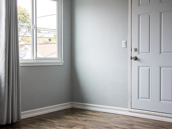 5th image of 717 Linden Ave APT 4
