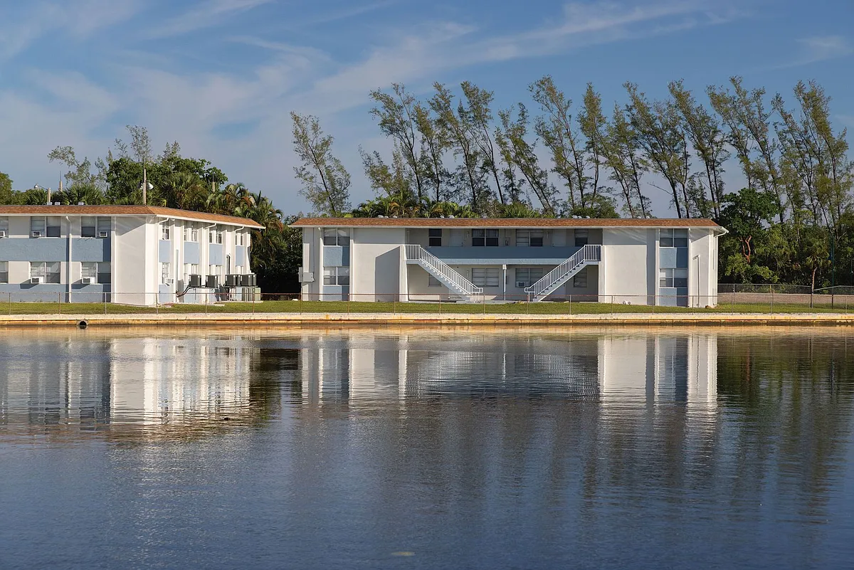 Building Photo - Stillwater Cove