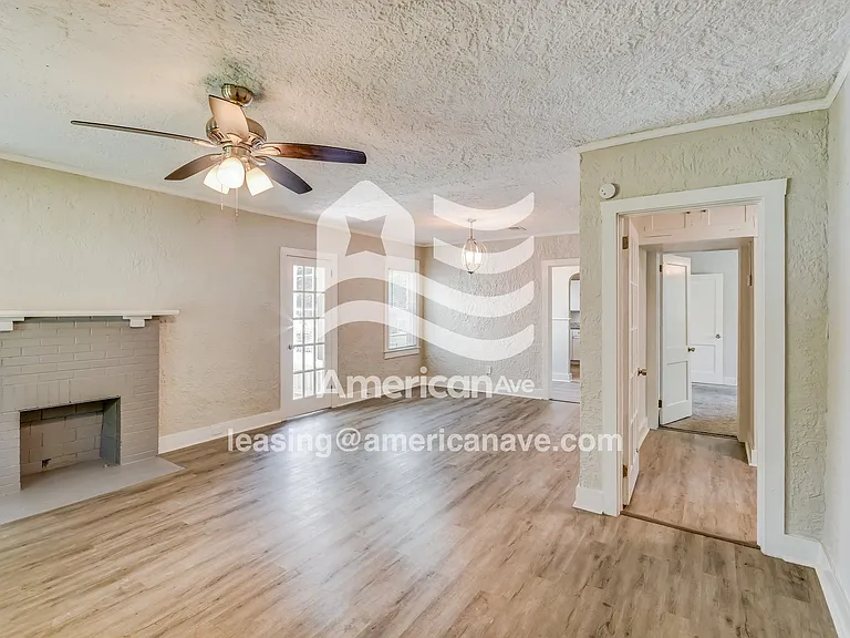 778107_002_living_room_13730658.jpg
