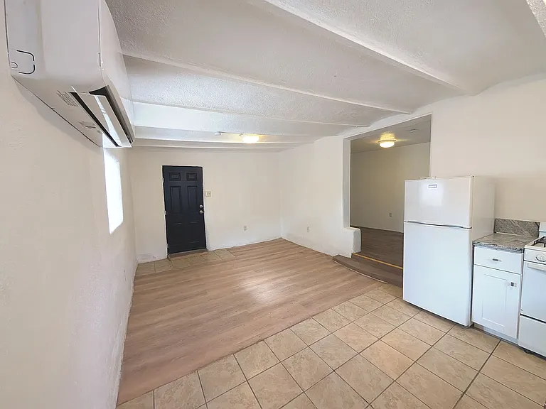 1203 Barelas Rd SW #C — Photo 8