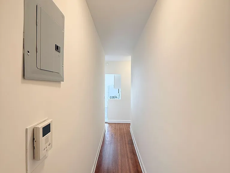 20-75 38th St #4D — Photo 24