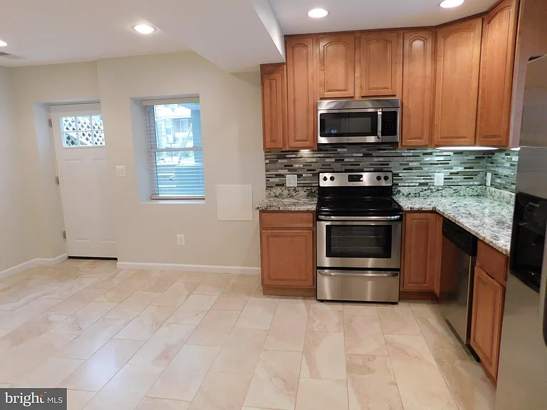 308 Webster St NW — Photo 18