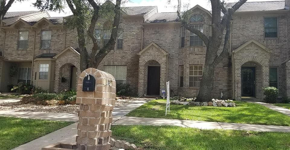 1st image of 1003 Whelton Dr